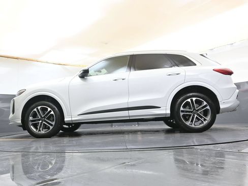 Used 2025 Audi Q5 Premium Plus w/ Premium Plus AWD/4WD image 39