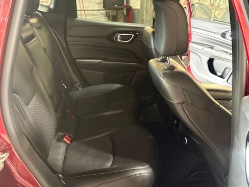 Used 2022 Jeep Compass Latitude AWD/4WD image 17
