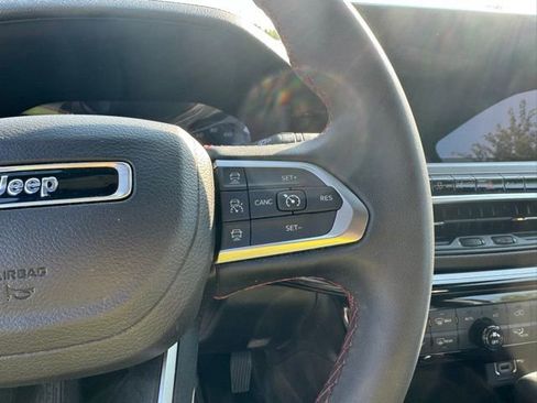 Used 2024 Jeep Compass Trailhawk image 14