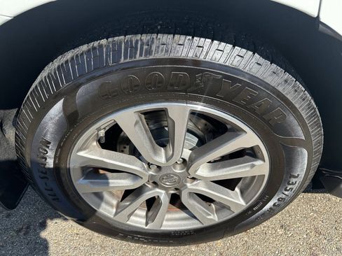 Used 2015 Nissan Pathfinder S FWD image 29