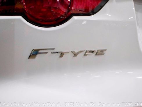 Used 2018 Jaguar F-TYPE R-Dynamic AWD/4WD image 31