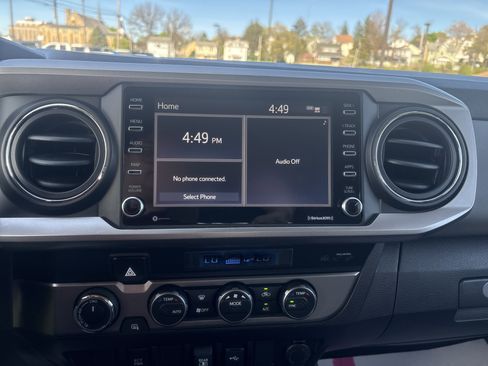 Used 2021 Toyota Tacoma SR5 AWD/4WD image 25