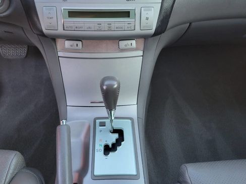 Used 2004 Toyota Solara SLE image 26