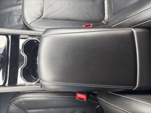 Used 2023 Jeep Grand Cherokee Limited AWD/4WD image 33