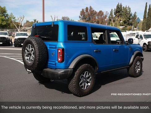 Used 2025 Ford Bronco Badlands image 6