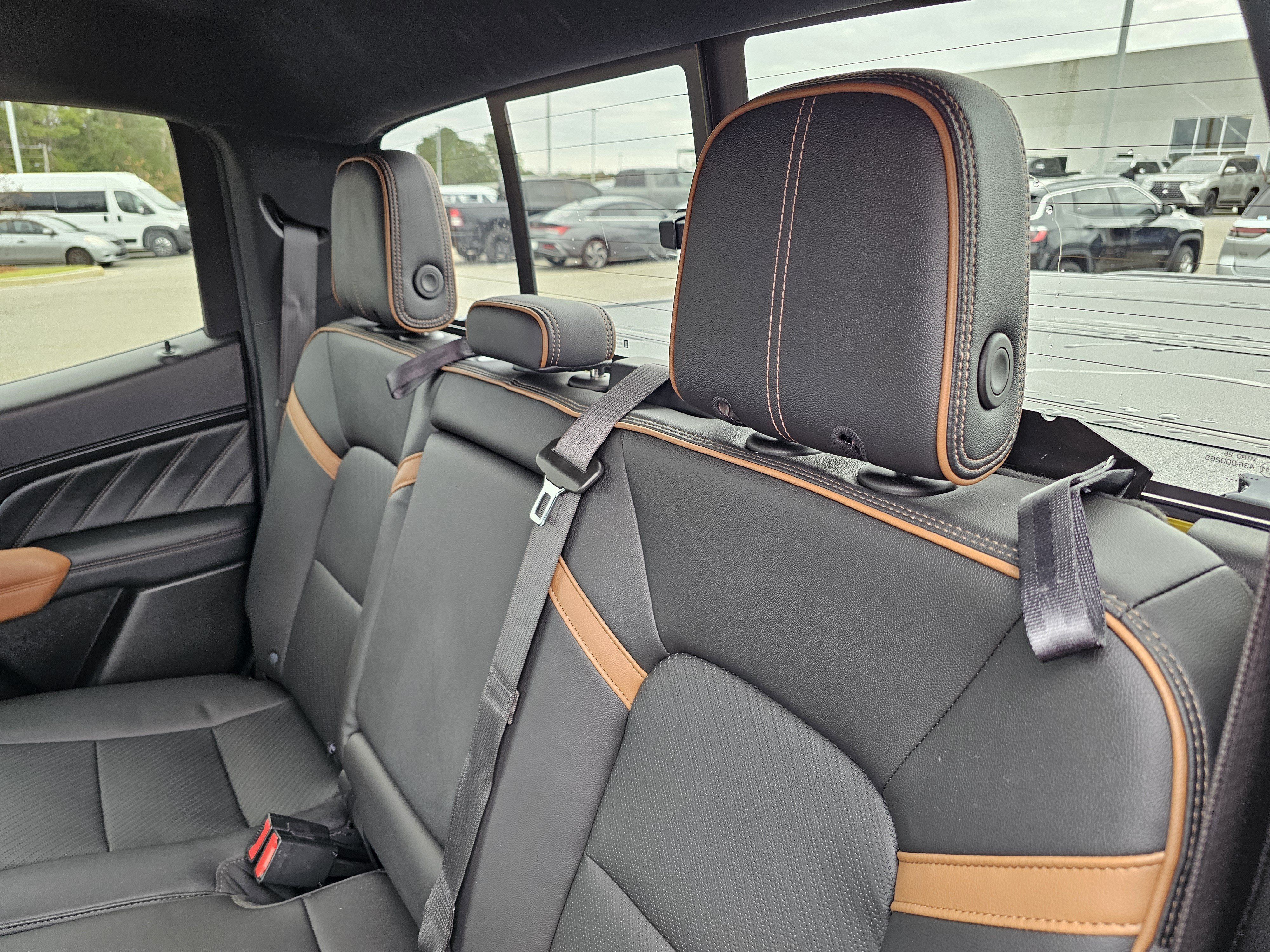 Used 2023 GMC Canyon AT4 w/ AT4 Premium Package AWD/4WD image 33