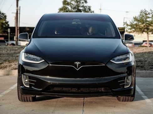Used 2017 Tesla Model X 75D image 6