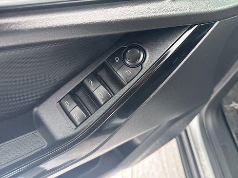 Certified 2025 Chevrolet Equinox LT w/ Safety and Technology Package image 17