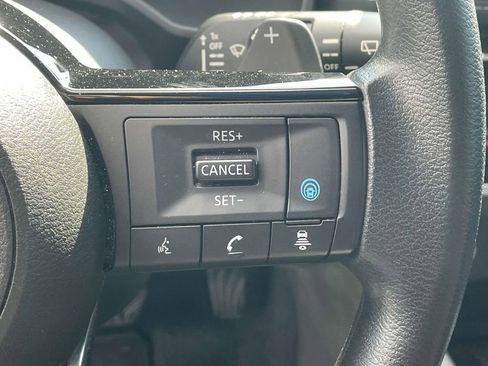 Used 2021 Nissan Rogue SV image 20