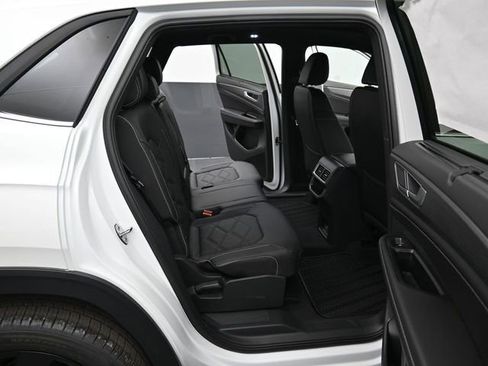 New 2026 Volkswagen Atlas Cross Sport SE image 13