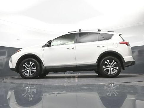 Used 2017 Toyota RAV4 LE FWD image 31