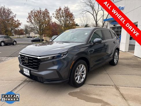 Used 2023 Honda CR-V EX image 3