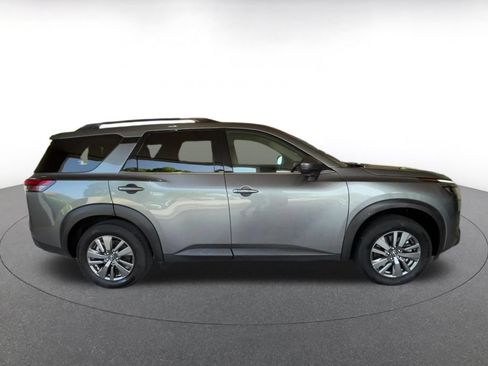 Used 2025 Nissan Pathfinder SV FWD image 16