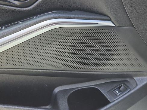 Used 2023 BMW 330i Sedan w/ Premium Package image 24