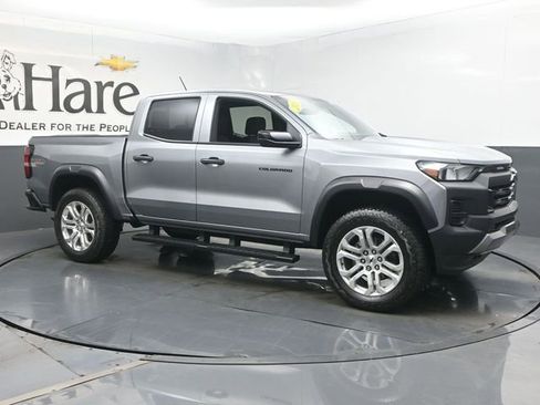 Used 2024 Chevrolet Colorado Trail Boss w/ LPO, Dark Essentials Package AWD/4WD image 6