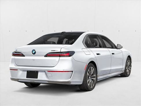 New 2026 BMW i7 xDrive60 AWD/4WD image 2