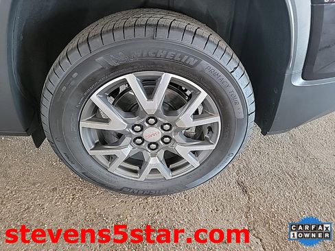 Used 2023 GMC Acadia SLE image 11