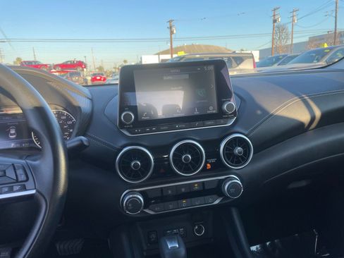 Used 2025 Nissan Sentra SV image 17
