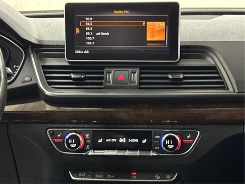 Used 2020 Audi Q5 2.0T Premium Plus w/ Premium Plus Package image 19