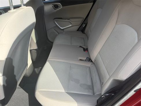 Used 2023 Kia Soul LX image 13