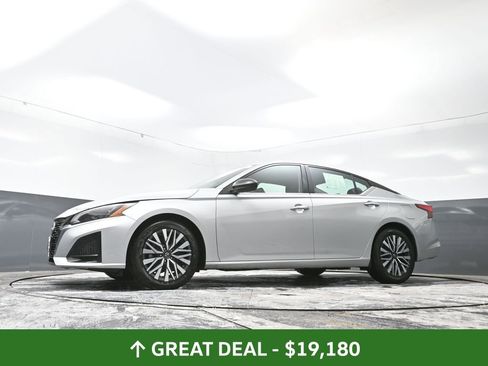 Used 2024 Nissan Altima 2.5 SV image 54