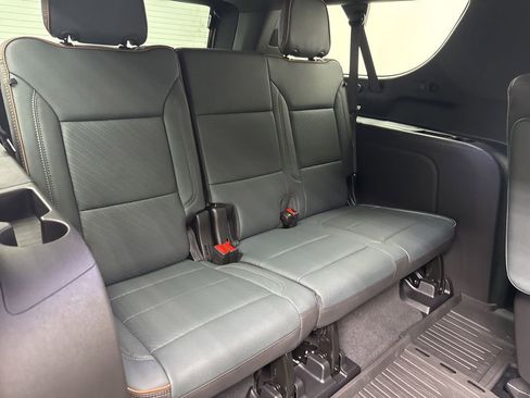 Used 2026 GMC Yukon XL AT4 w/ AT4 Premium Package AWD/4WD image 23