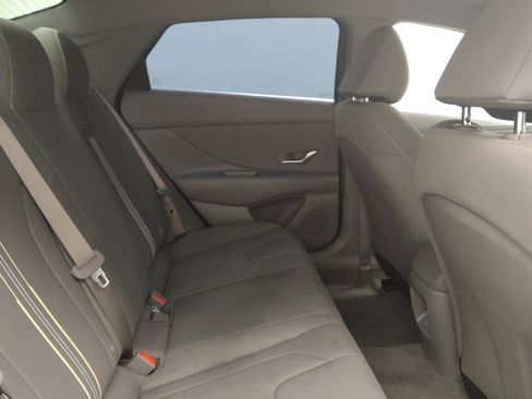 Used 2025 Hyundai Elantra Sport FWD image 19