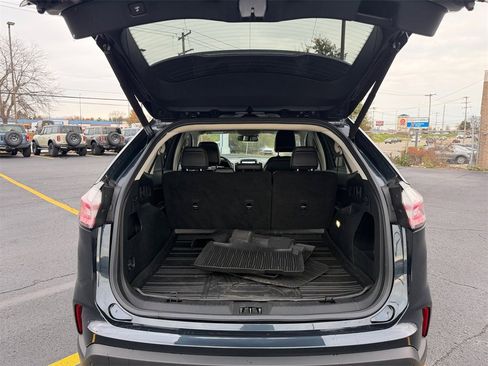 Used 2022 Ford Edge SEL w/ Convenience Package image 17