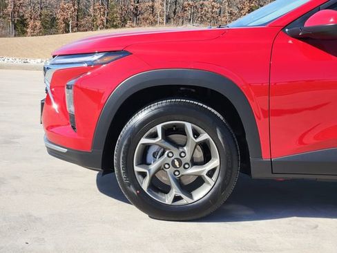 New 2026 Chevrolet Trax LT w/ Driver Confidence Package FWD image 8