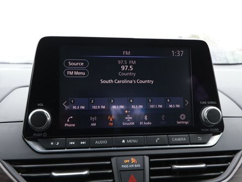 Used 2024 Nissan Altima 2.5 SV image 15