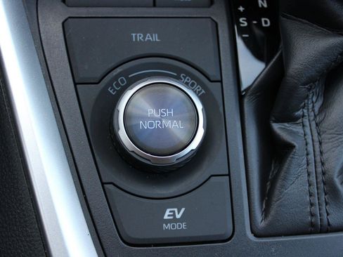 Used 2024 Toyota RAV4 XSE w/ Advanced Technology Package AWD/4WD image 25