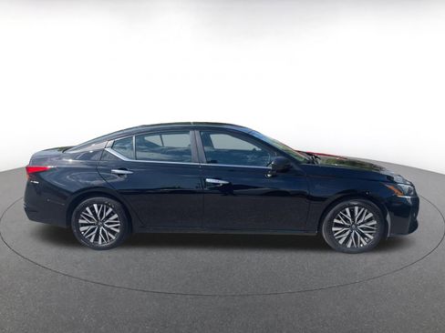 Used 2025 Nissan Altima 2.5 SV image 15