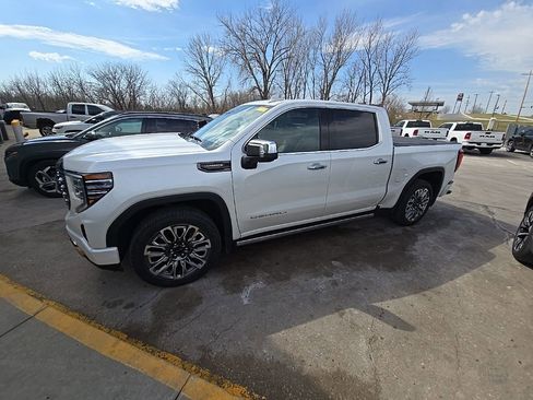 Used 2024 GMC Sierra 1500 Denali Ultimate AWD/4WD image 2