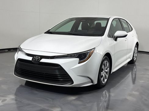 Used 2024 Toyota Corolla LE FWD image 10