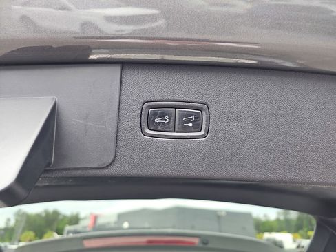 Used 2020 Porsche Cayenne AWD/4WD image 15