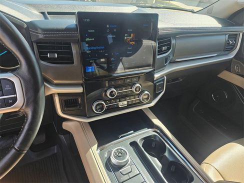 Used 2024 Ford Expedition Max XLT image 20
