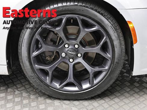 Used 2020 Chrysler 300 S image 32
