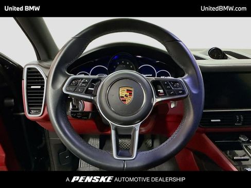 Used 2022 Porsche Cayenne image 6