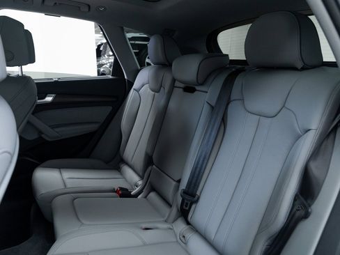 Used 2024 Audi Q5 e Premium Plus image 21