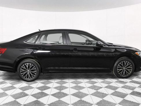 Used 2020 Volkswagen Jetta SE w/ SE Cold Weather Package FWD image 13