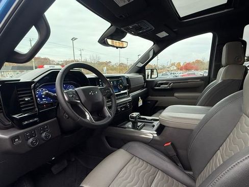 Used 2025 Chevrolet Silverado 1500 ZR2 w/ Technology Package image 16