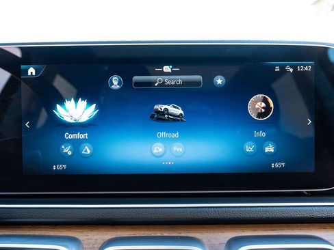 Used 2024 Mercedes-Benz GLE 350 4MATIC w/ Driver Assistance Package image 24