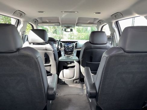 Used 2020 Cadillac Escalade 2WD image 52