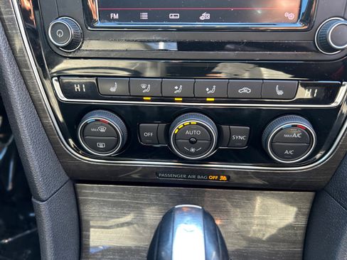 Used 2016 Volkswagen Passat 1.8T SE image 21