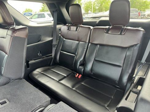 Used 2021 Ford Explorer Platinum w/ Equipment Group 601A AWD/4WD image 28