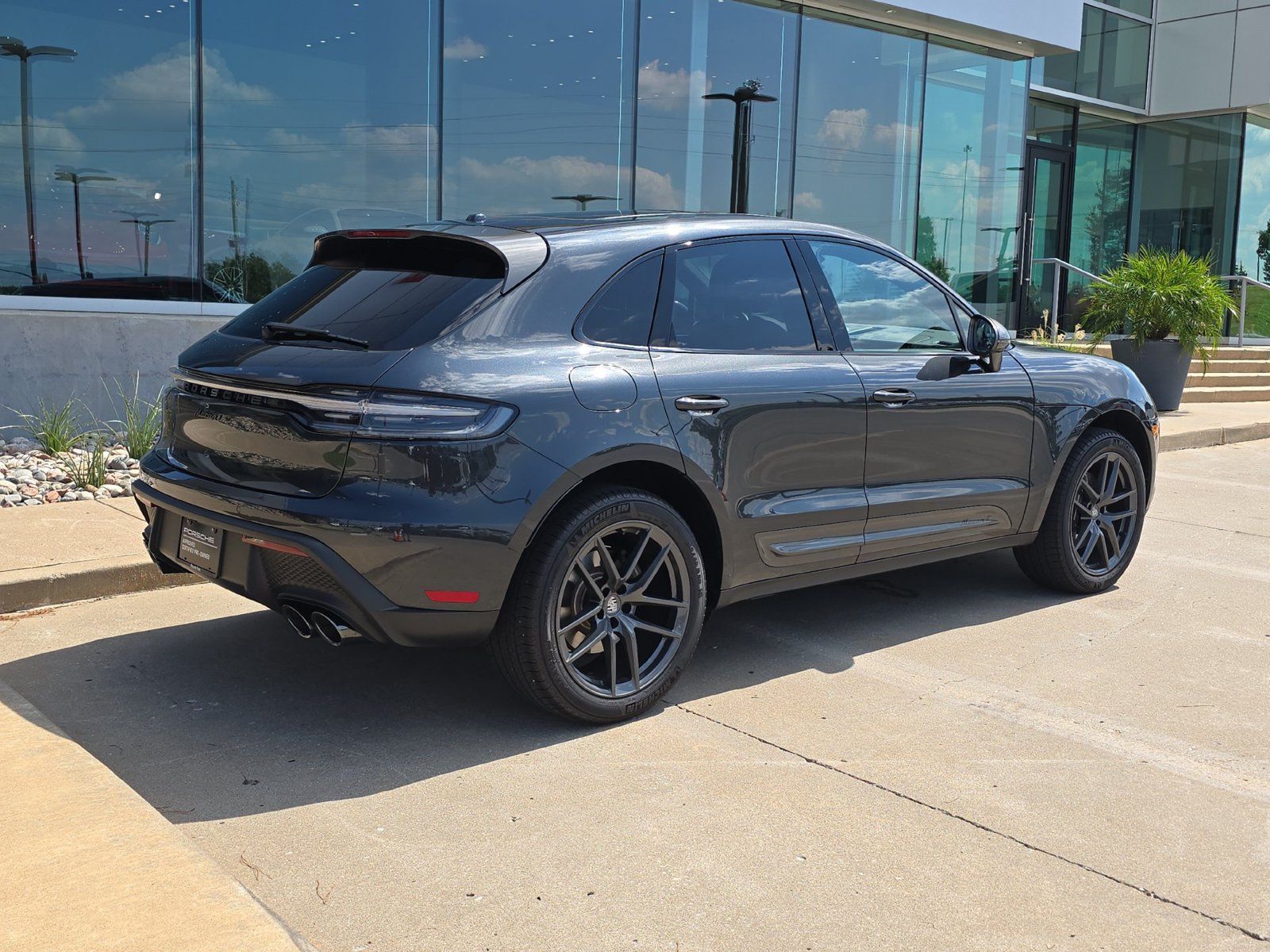 Certified 2026 Porsche Macan Turbo AWD/4WD image 7