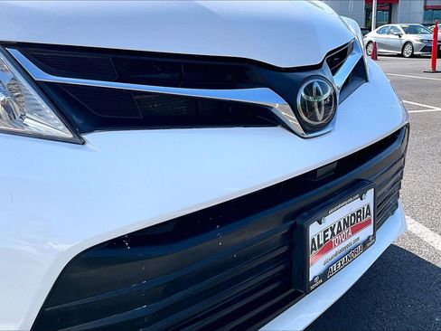 Used 2019 Toyota Sienna LE FWD image 28