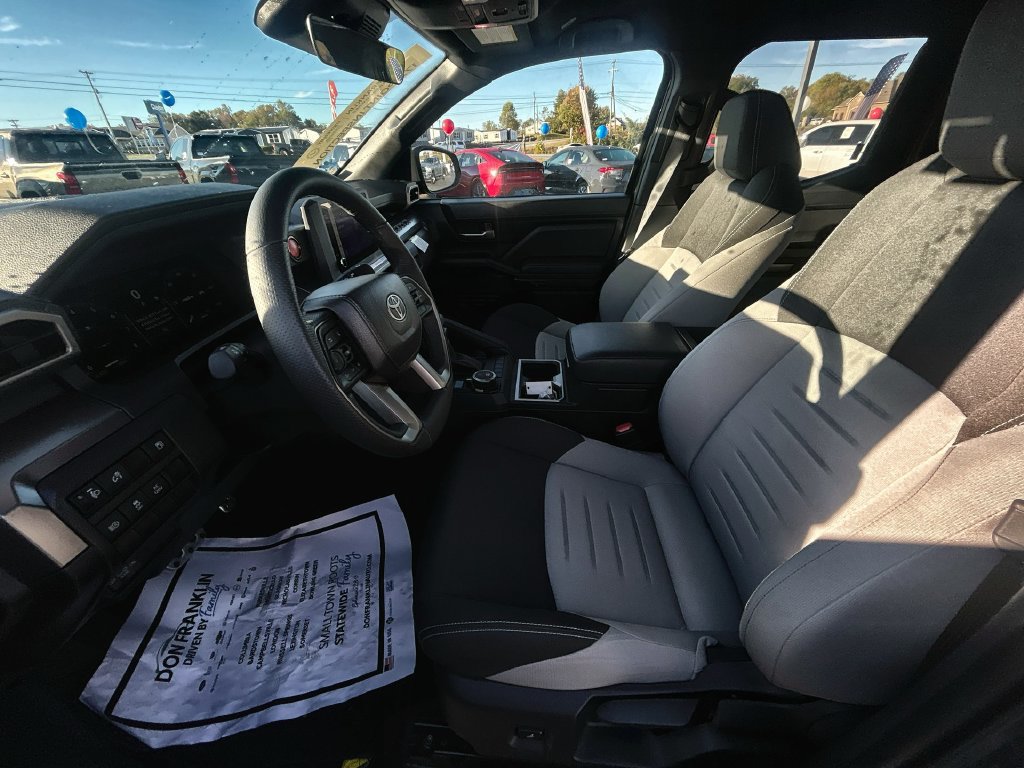 Used 2025 Toyota Tacoma TRD Sport AWD/4WD image 15