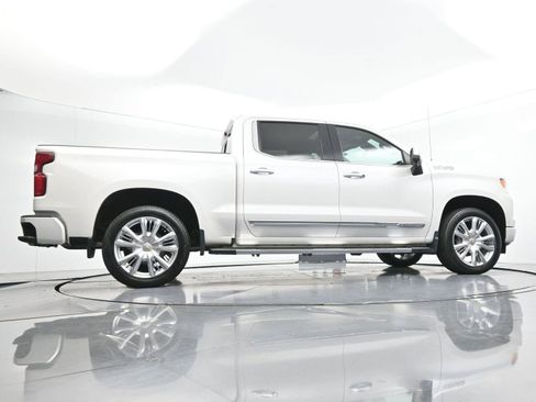 Used 2024 Chevrolet Silverado 1500 High Country w/ High Country Premium Package AWD/4WD image 53