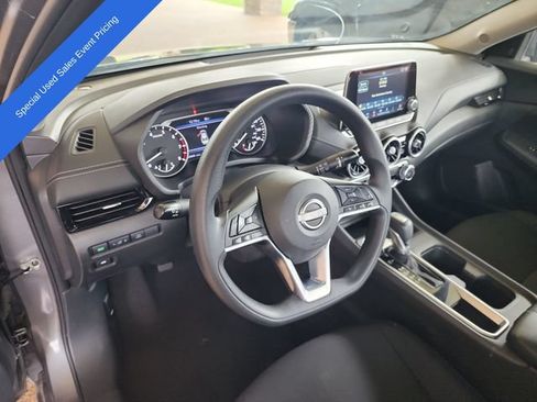 Used 2025 Nissan Sentra SV FWD image 10